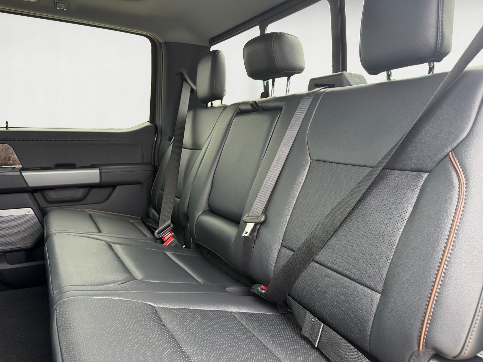 New 2026 Carbonized Gray Metallic Ford LARIAT image 13