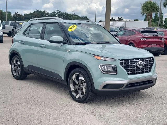 Used 2025 Green Hyundai SEL image 3