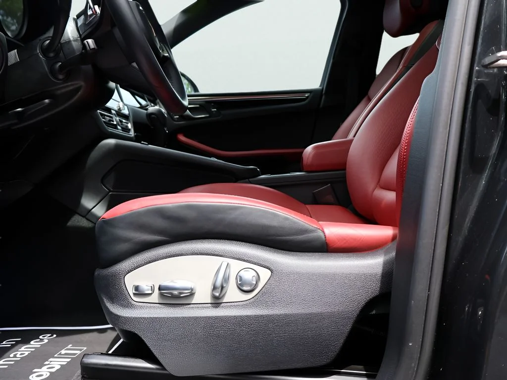 Used 2023  Porsche S image 35