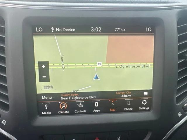 Used 2023 White Jeep Altitude image 16
