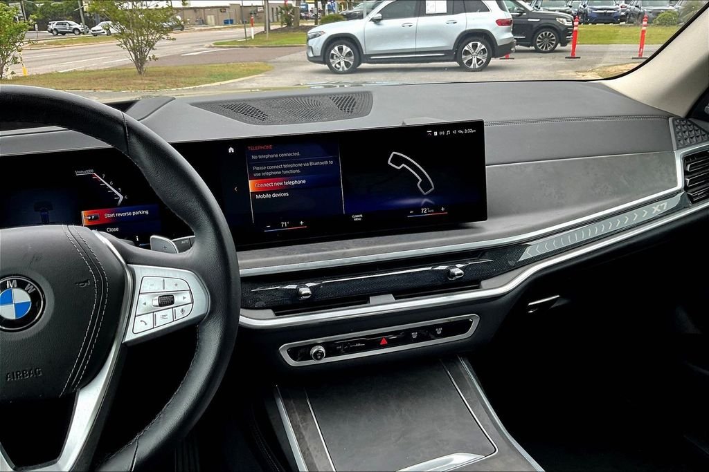 Used 2023 Black BMW xDrive40i image 9