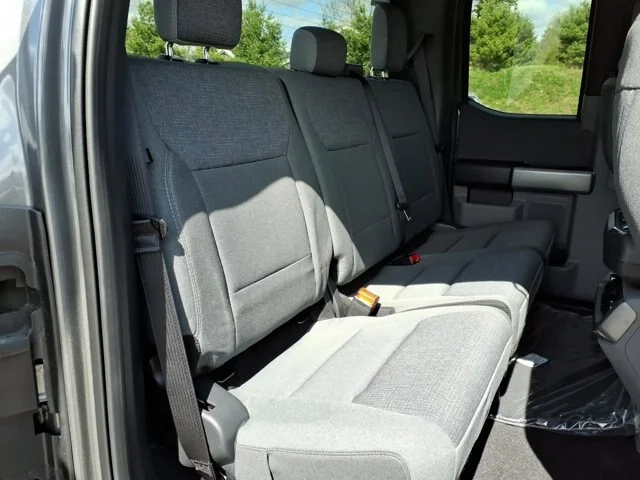 New 2026 Carbonized Gray Metallic Ford XLT image 32