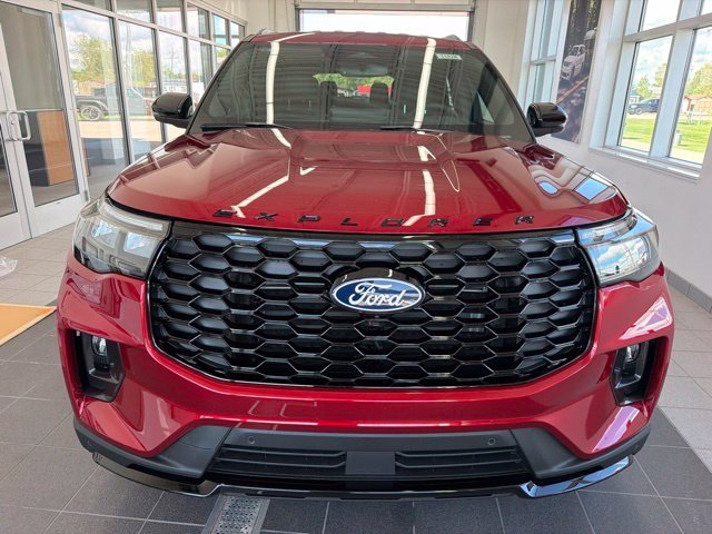 New 2027 Ruby Red Metallic Tinted Clearcoat Ford ST-Line image 2