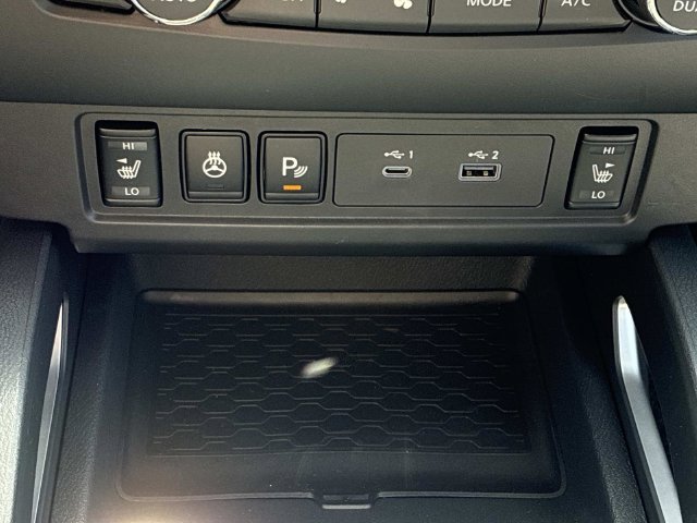 New 2026 Glacier White Nissan Crew Cab SV image 15