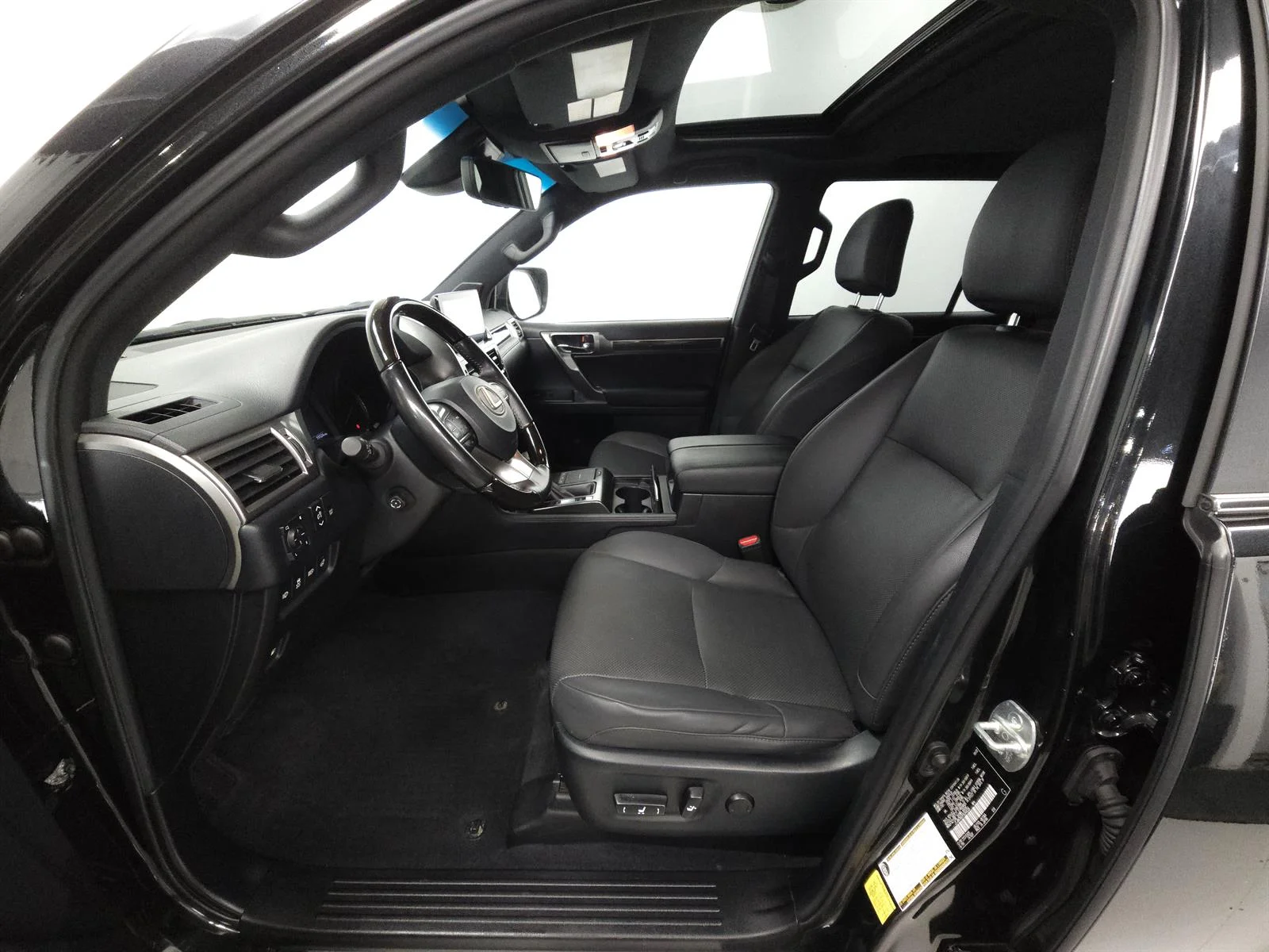 Used 2023 Black Lexus 460 image 4