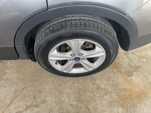 Used 2014 Gray Ford SE image 11