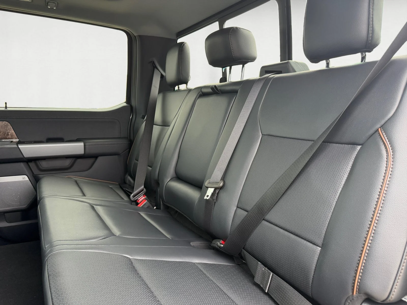 New 2026 Carbonized Gray Metallic Ford LARIAT image 13