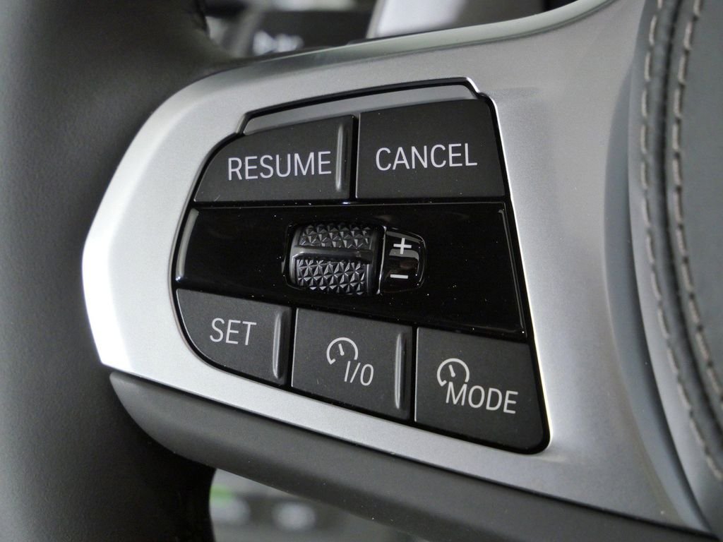 New 2026 Mineral White Metallic BMW xDrive40i image 41