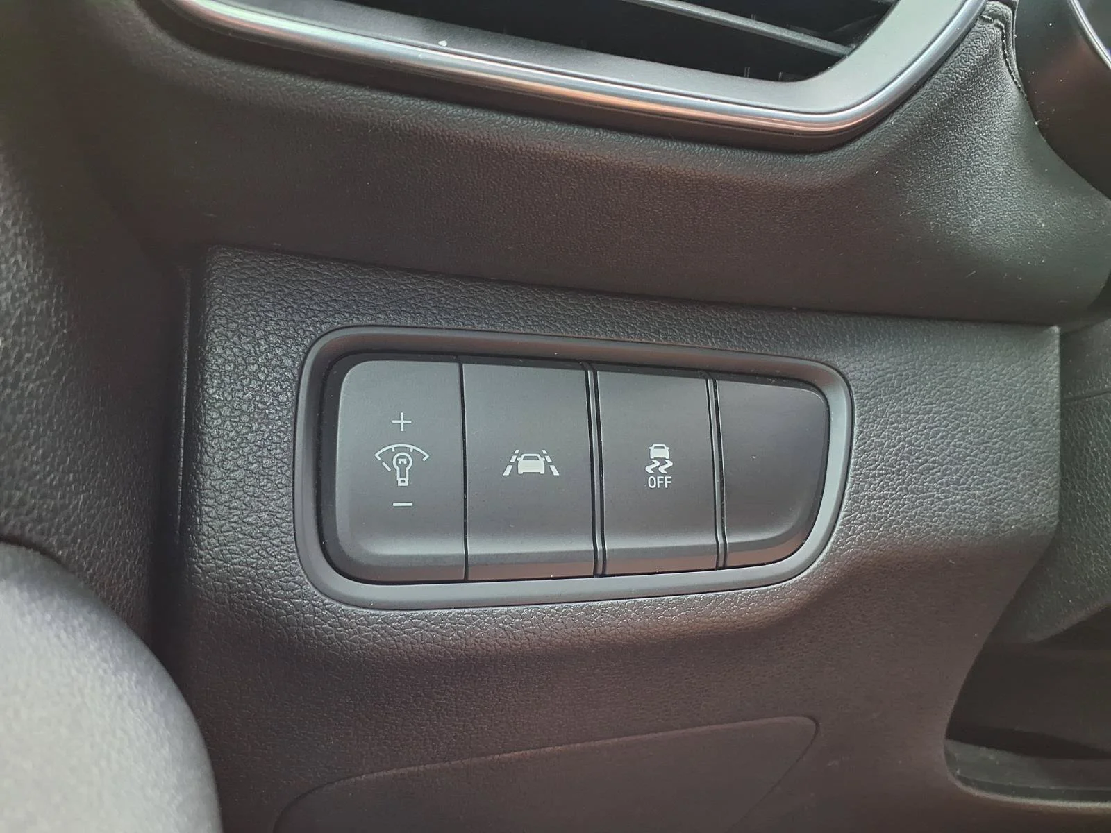 Used 2020 Machine Gray Hyundai SE image 21