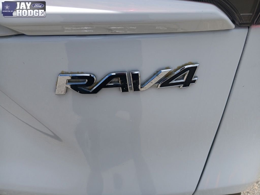 Used 2021 White Toyota XLE image 14