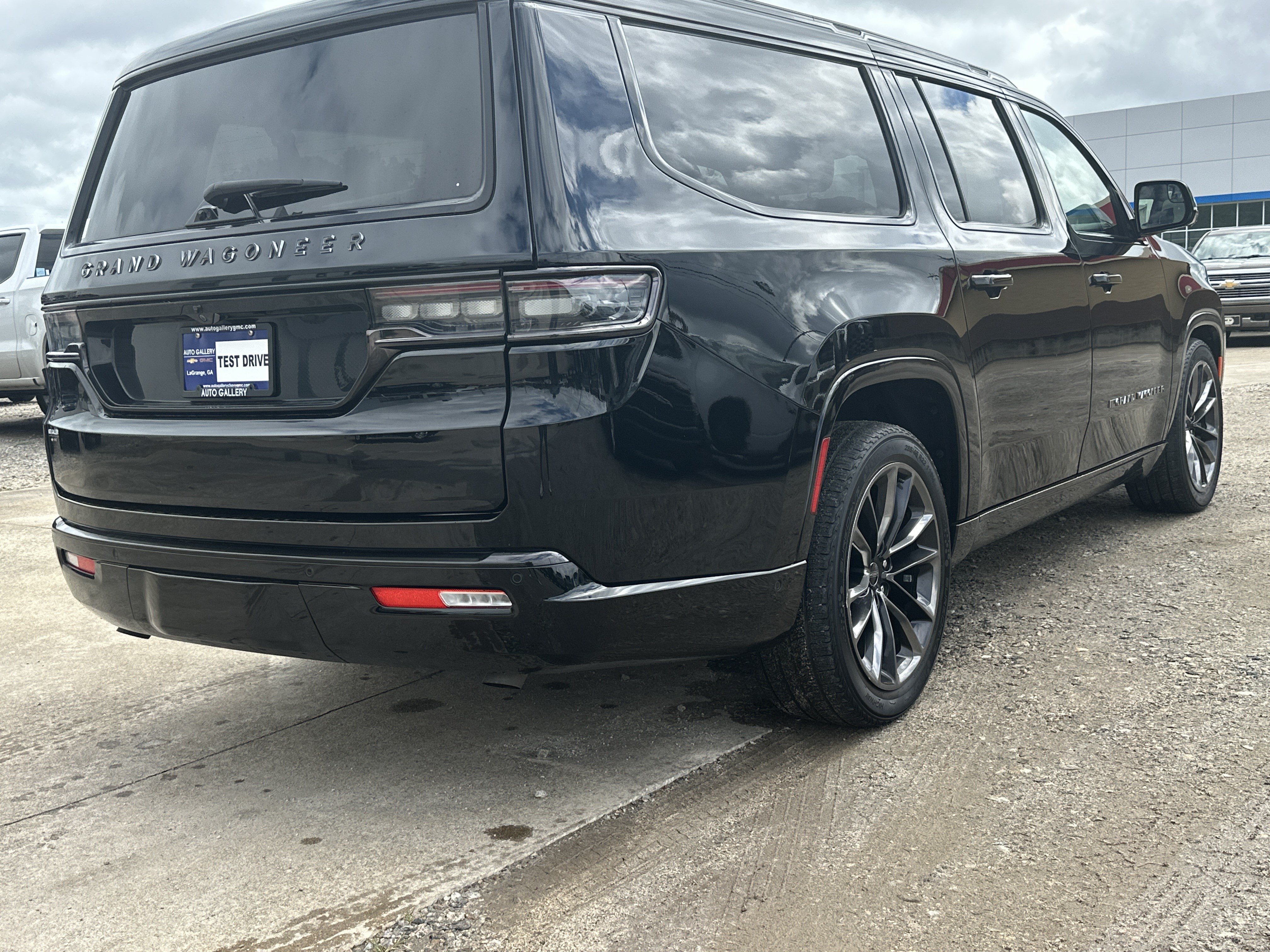 2024 Jeep Grand Wagoneer L Series II - Photo 6