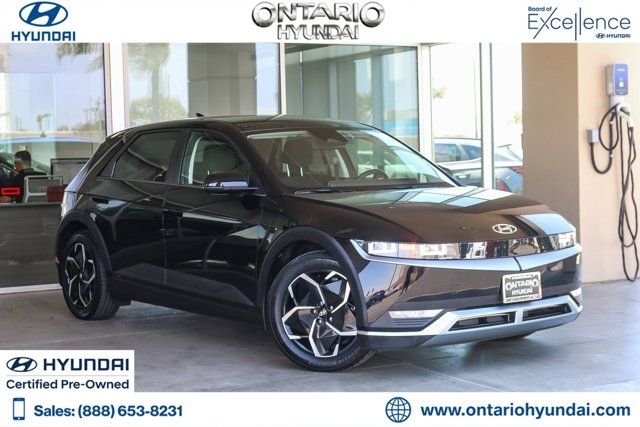 Certified Used 2024 Black Hyundai SE image 1