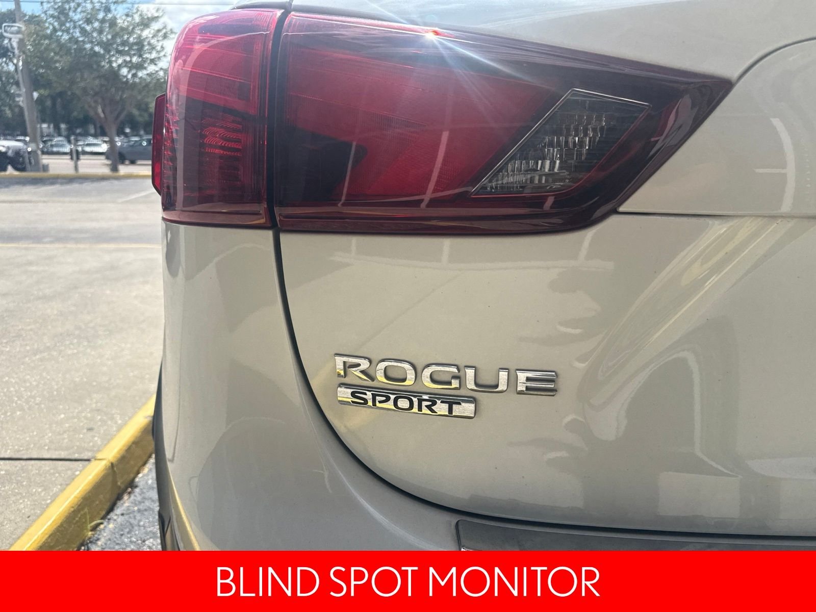 Used 2019 White Nissan SL image 9