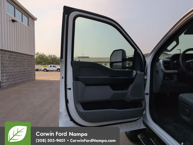 New 2026 Oxford White Ford XL image 10