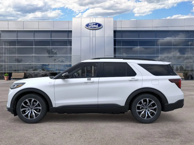 New 2026 Star White Metallic Tri-Coat Ford ST-Line image 39