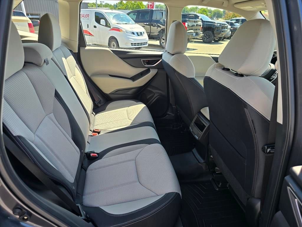 Used 2023 Gray Subaru Base image 13
