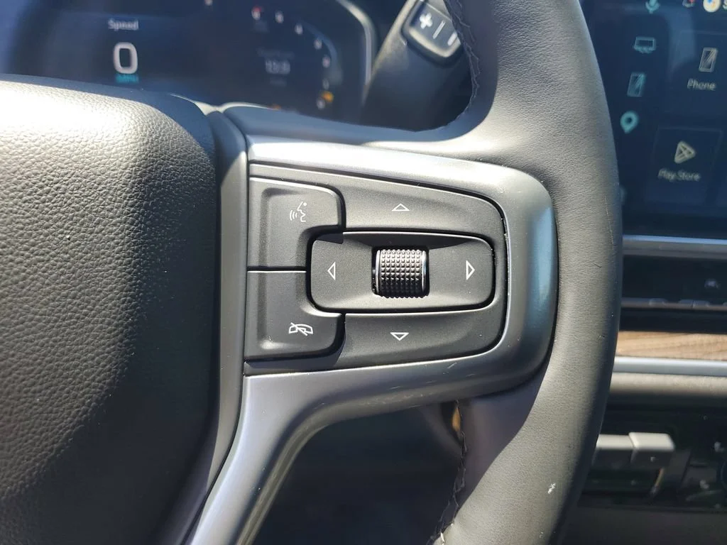 Used 2025 Sterling Gray Metallic Chevrolet LT image 30