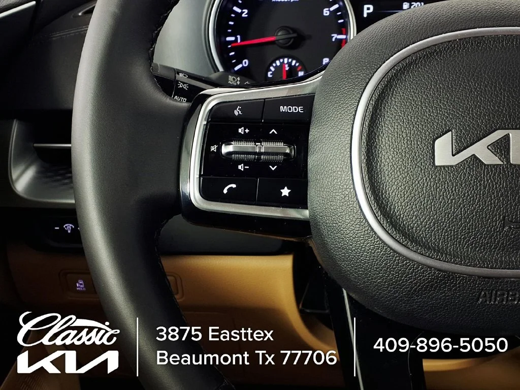 Used 2023 Red Kia LX Seat Package image 20