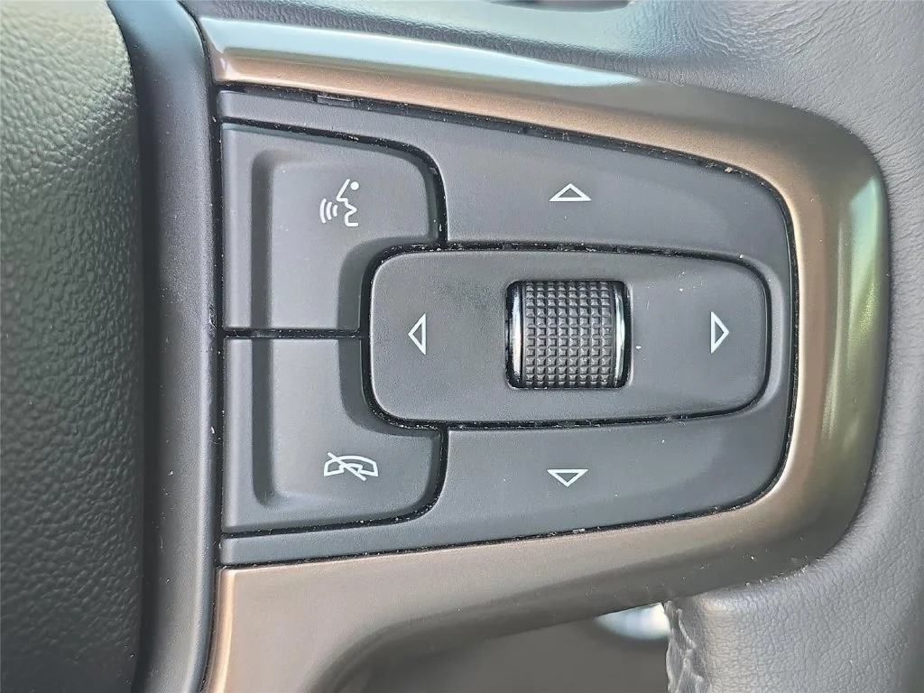 Used 2022 Black Chevrolet High Country image 23