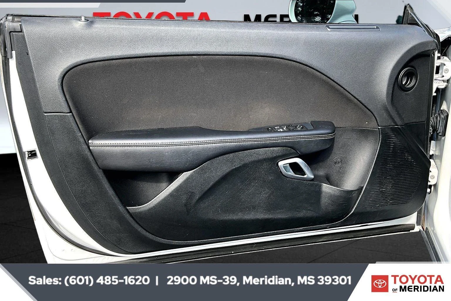 Used 2022 White Knuckle Clearcoat Dodge R/T image 17