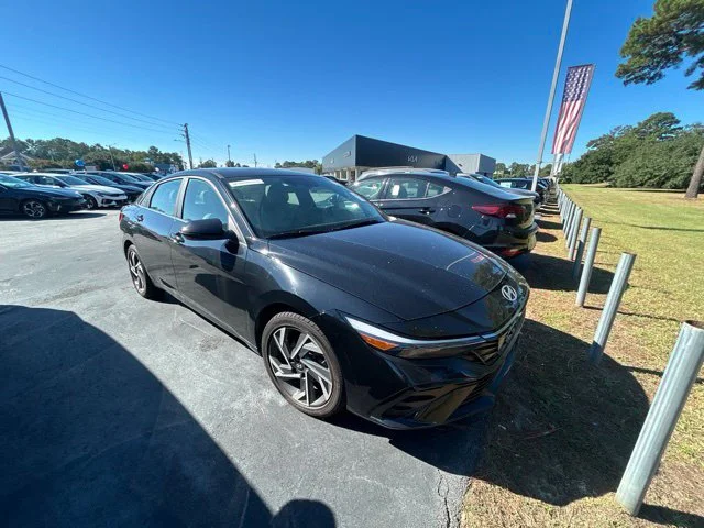 Used 2024 Black Hyundai Limited image 1