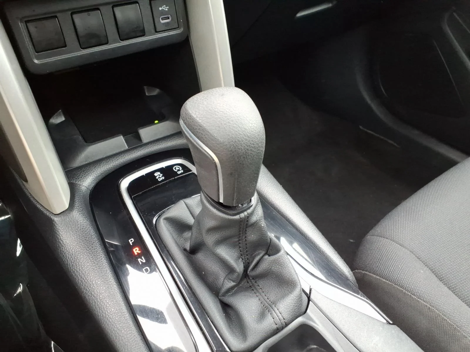 Used 2024 Wind Chill Pearl Toyota LE image 6
