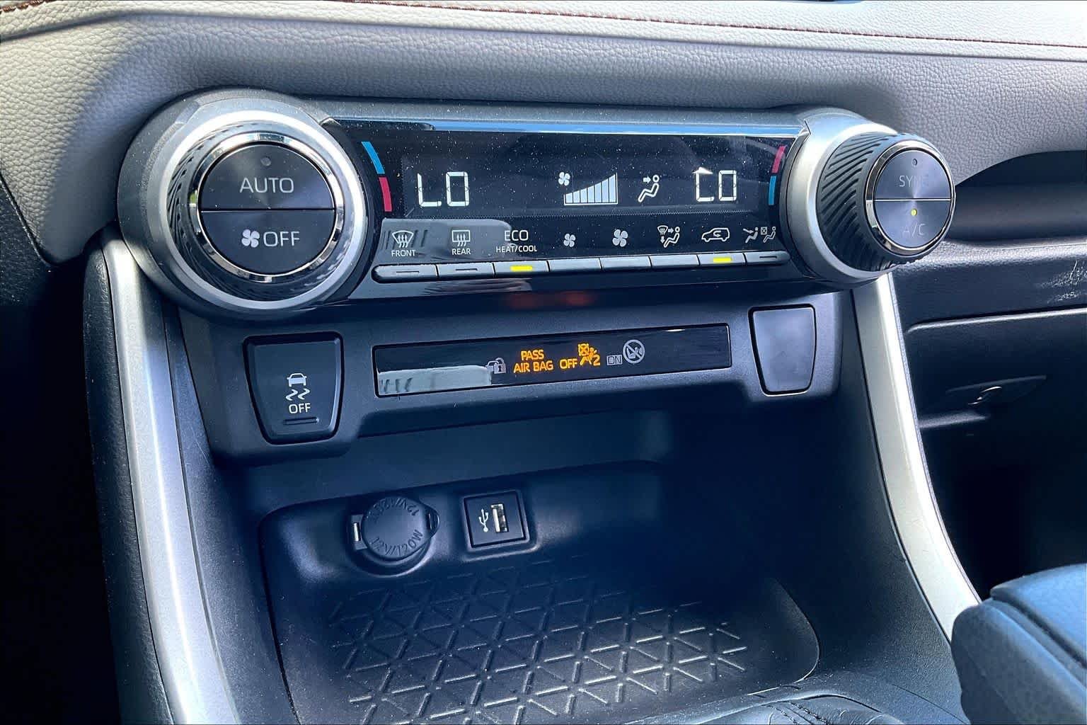 Used 2025 Blueprint Toyota Hybrid XLE image 36