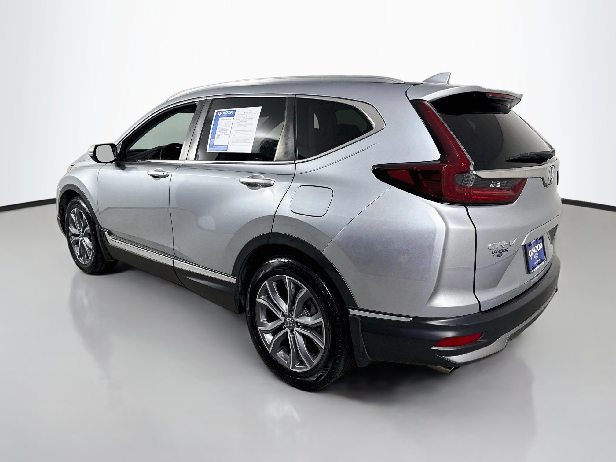 Used 2020 Lunar Silver Metallic Honda Touring image 5