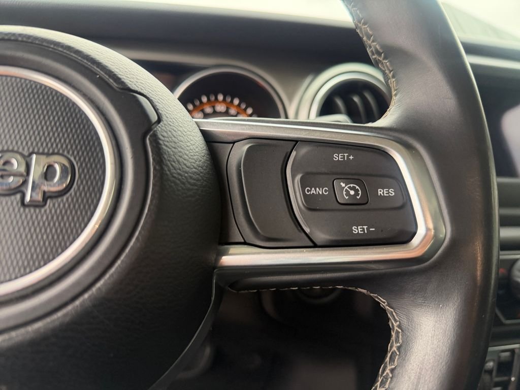 Used 2019 White Jeep Unlimited Sahara image 25