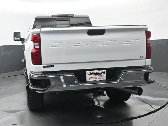 Used 2024 Summit White Chevrolet LT image 19