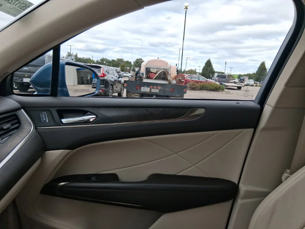 Used 2018 Diamond Lincoln Reserve image 27