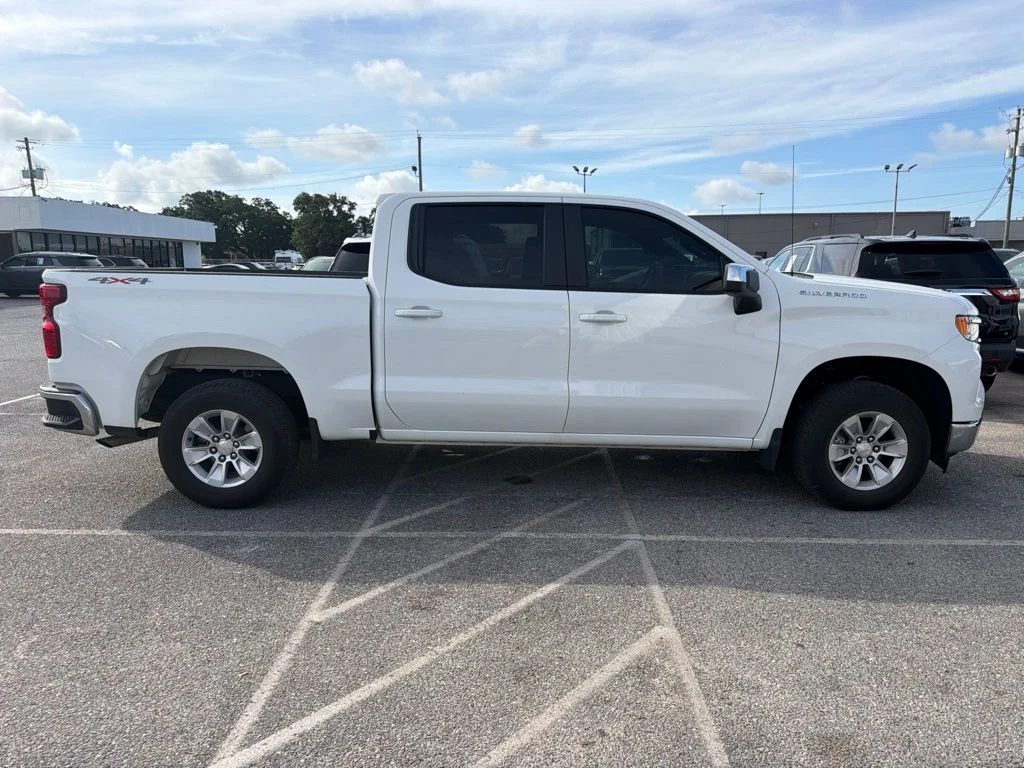 Used 2026 White Chevrolet LT image 8