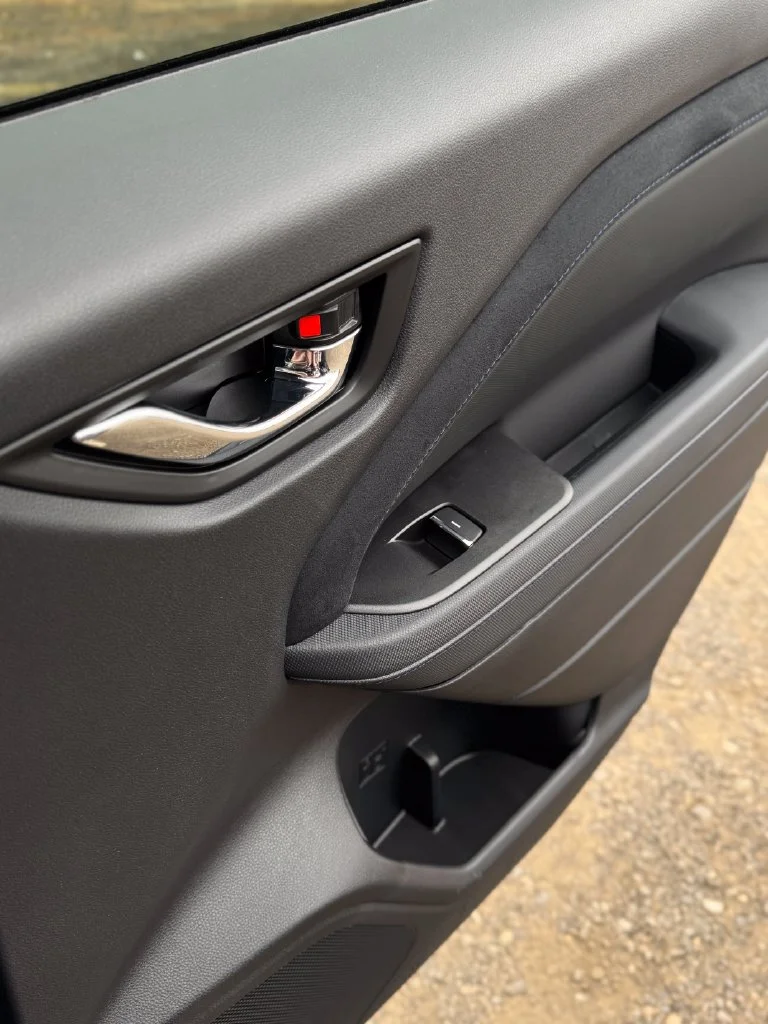 New 2026 CRYSTAL BLACK SILICA Subaru Limited Hybrid image 39