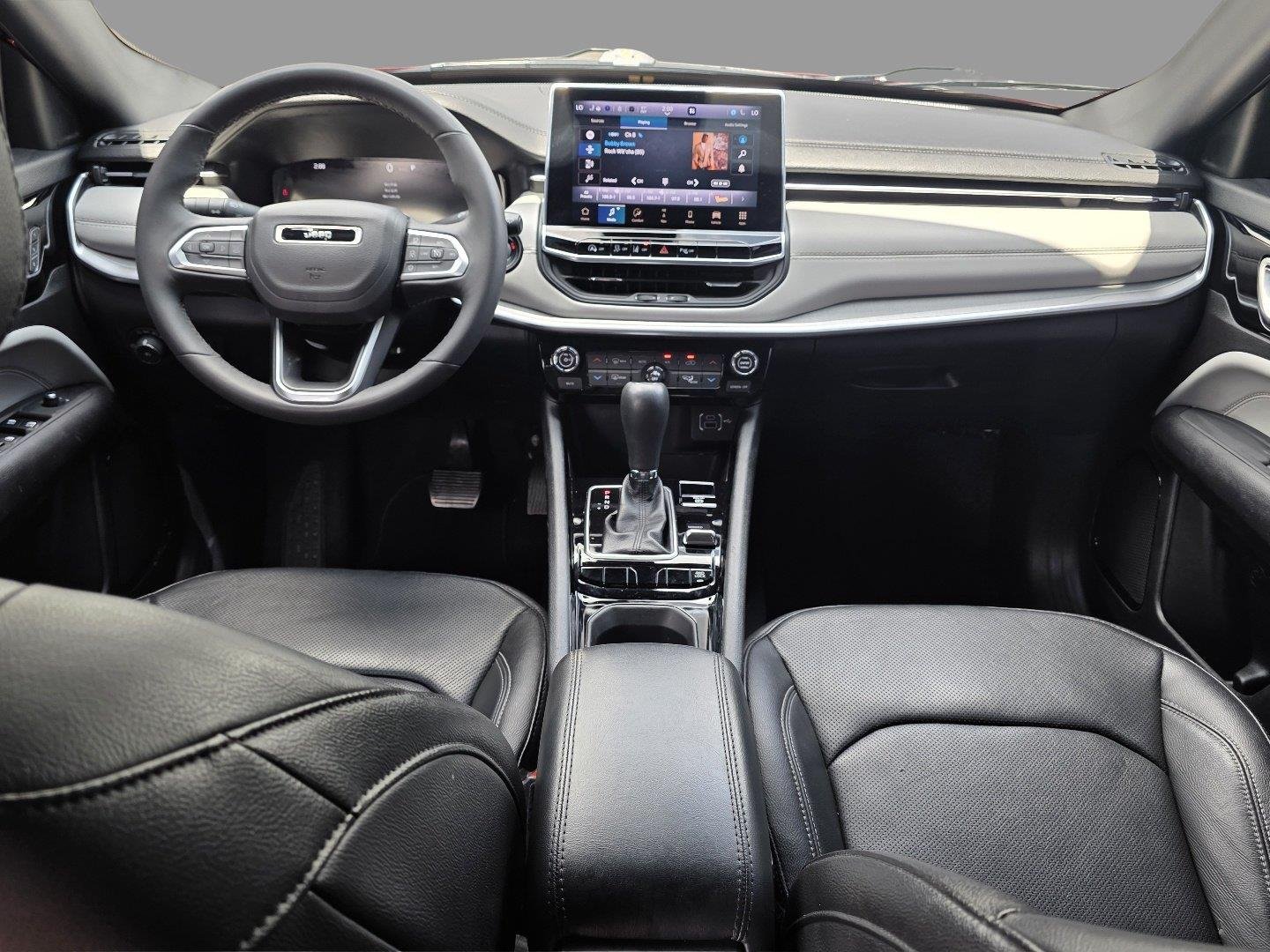 Used 2025 Velvet Red Pearlcoat Jeep Altitude X image 9