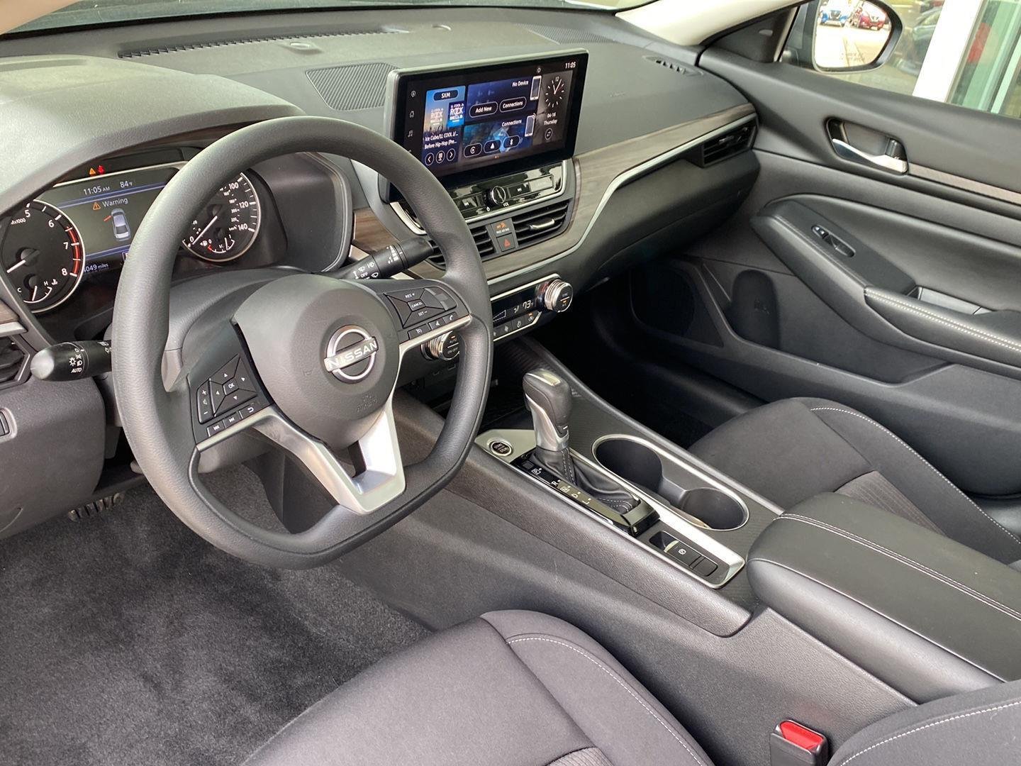 Certified Used 2025 Gun Metallic Nissan SV image 17