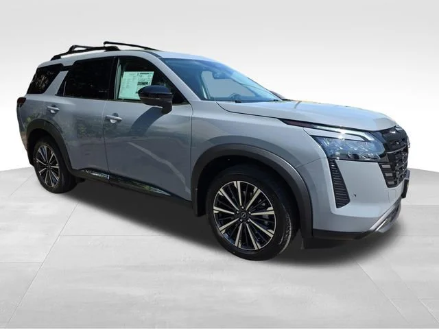 2026 Nissan Pathfinder Platinum 4WD's photo