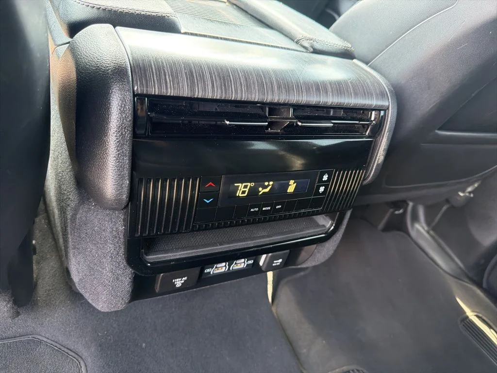 Used 2024 White Jeep Series II image 22