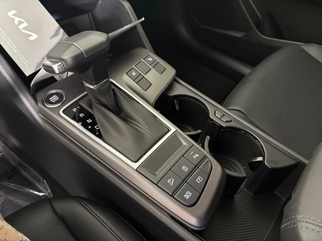 New 2026 Glacial White Pearl Kia EX image 30