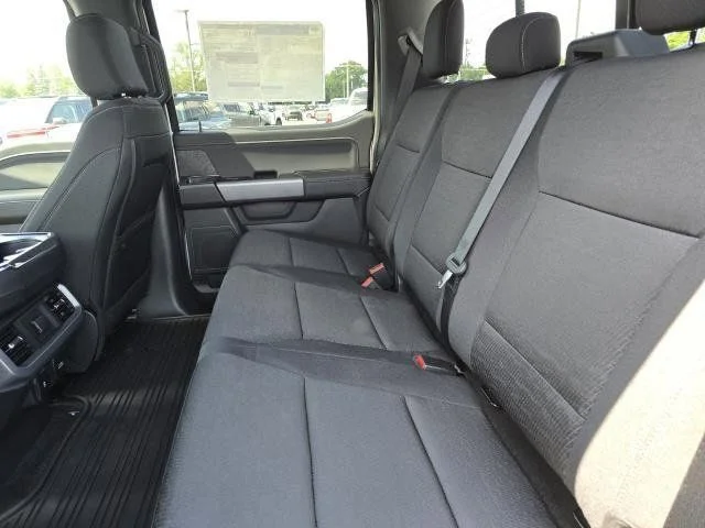 2025 Ford F-150 XLT - Photo 13