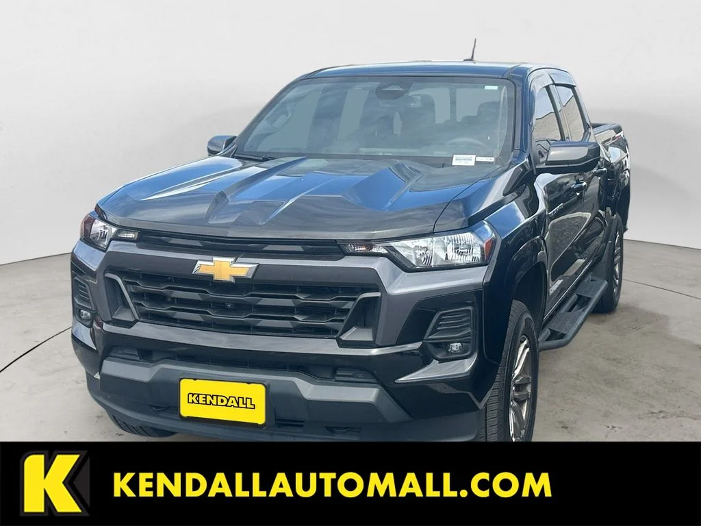 2023 Chevrolet Colorado 4WD LT Crew Cab Short Box's photo