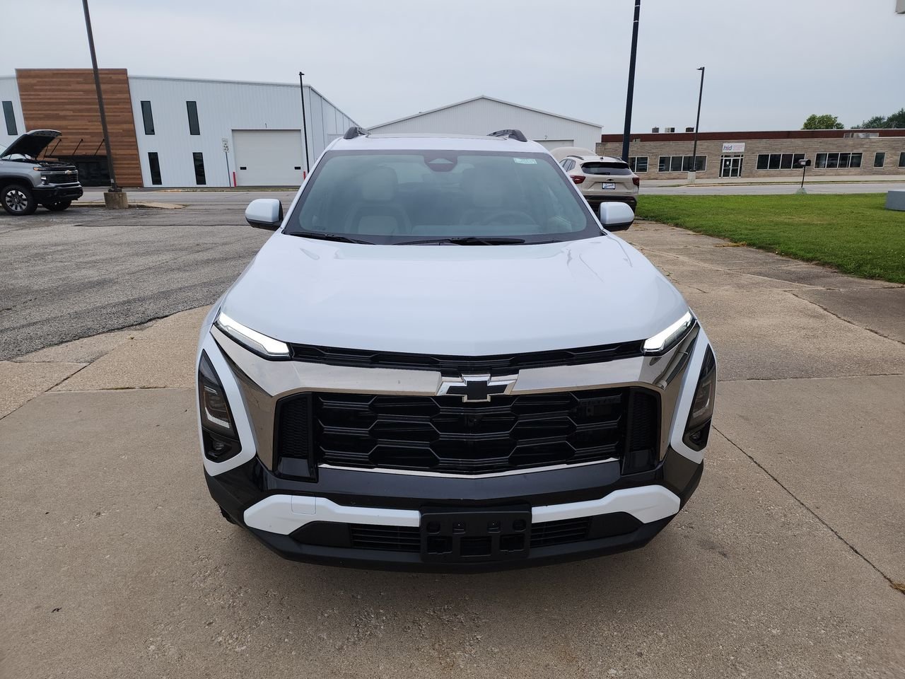 New 2027 Polar White Tricoat Chevrolet AWD ACTIV image 3