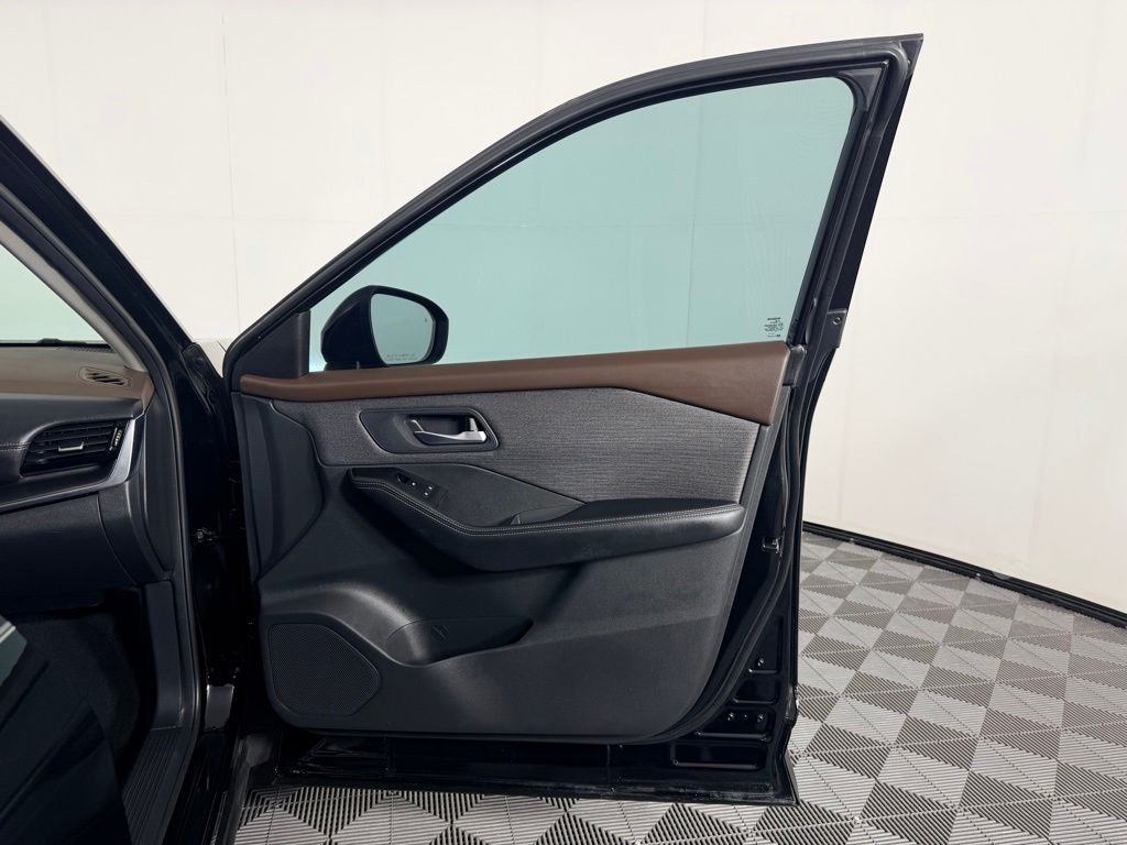 Used 2021 Black Nissan SV image 30