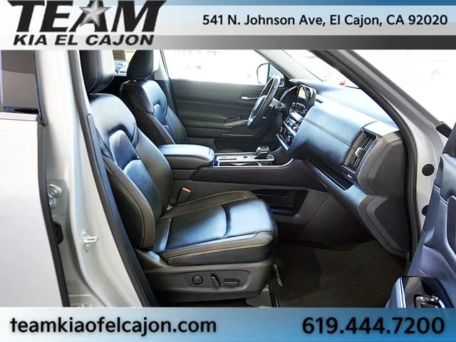 Used 2024 Silver Nissan SL image 12