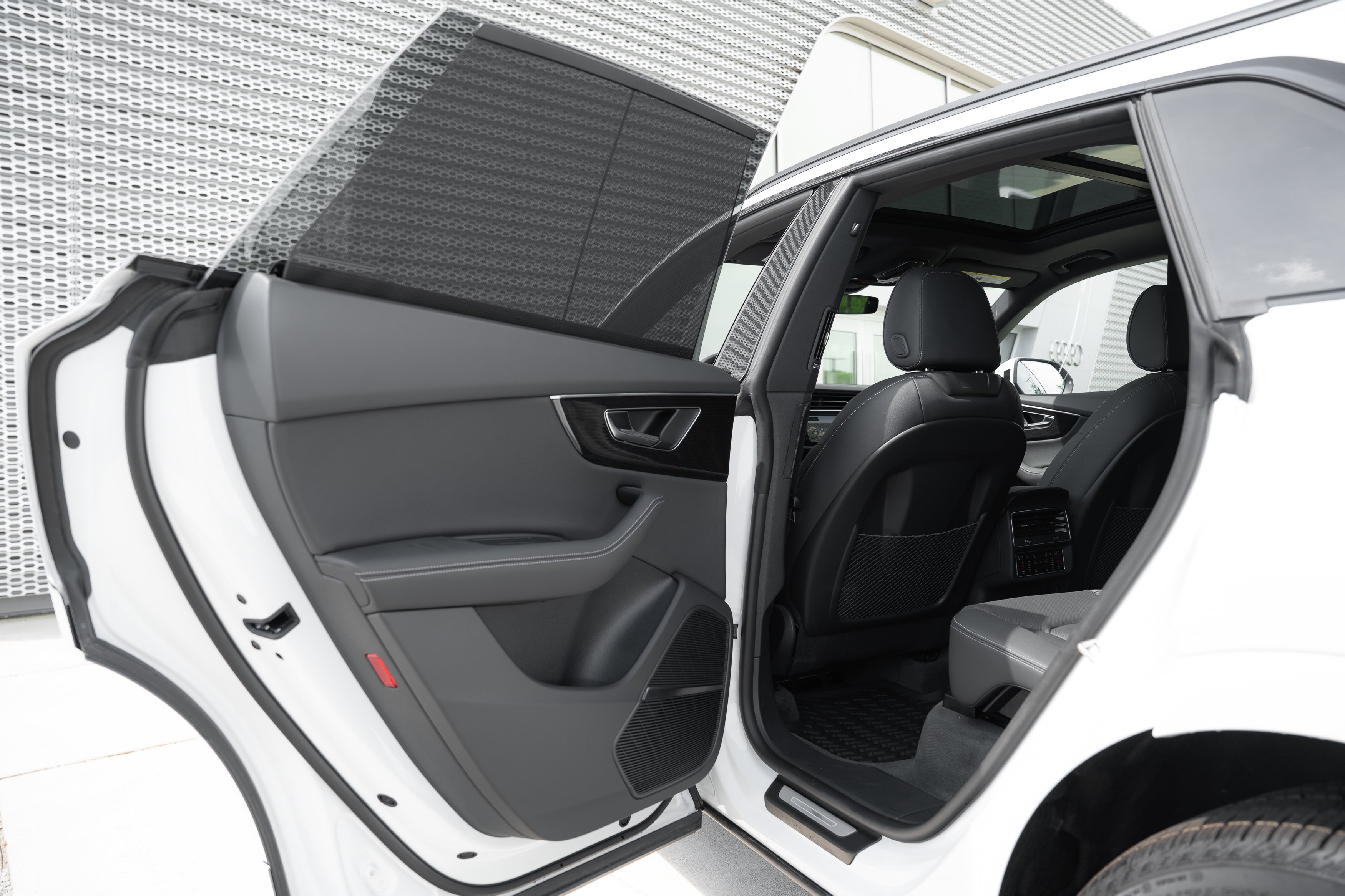 2026 Audi Q8 Premium Plus - Photo 29