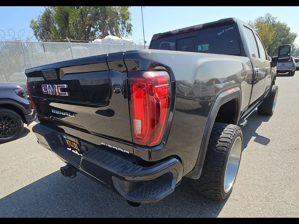 Used 2022 Ebony Twilight Metallic GMC Denali image 11