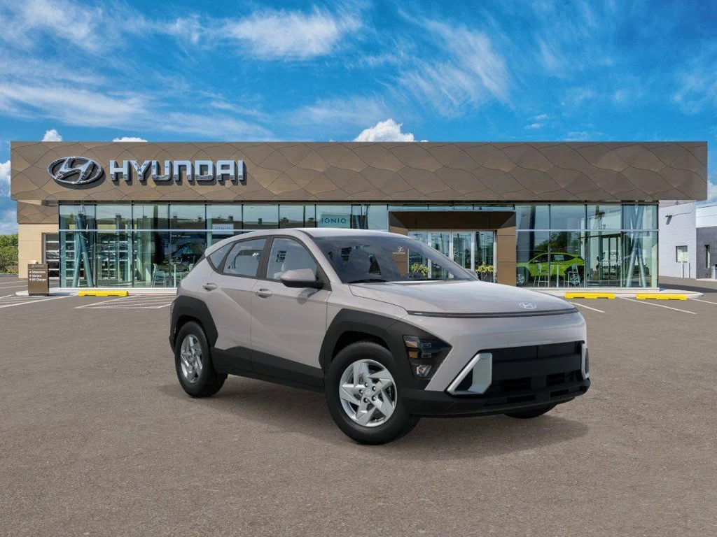 New 2027 Gray Hyundai SE image 2