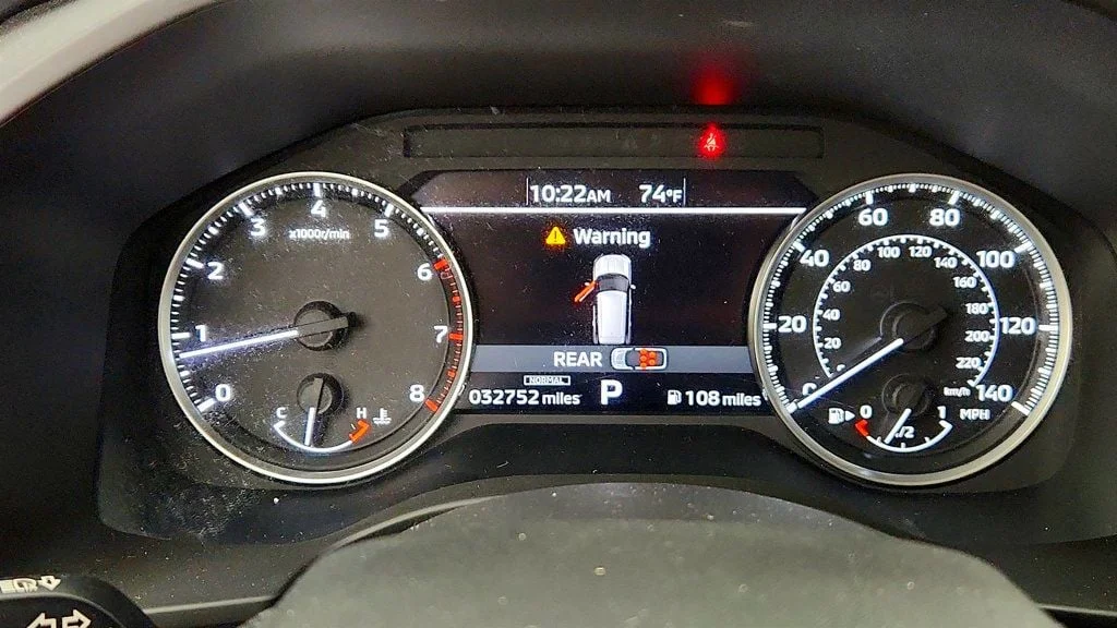 Used 2022 White Diamond Mitsubishi ES FWD image 13
