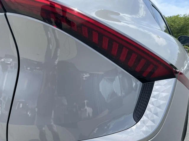 New 2026 Gray Kia Wind image 11