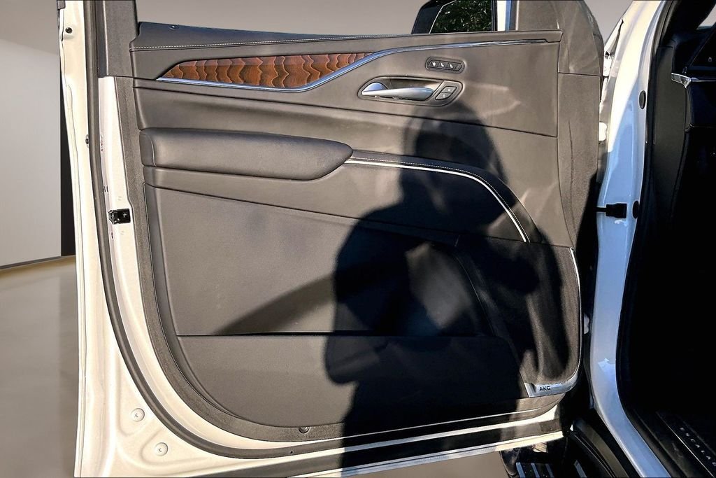 Used 2023 White Cadillac Sport Platinum image 18