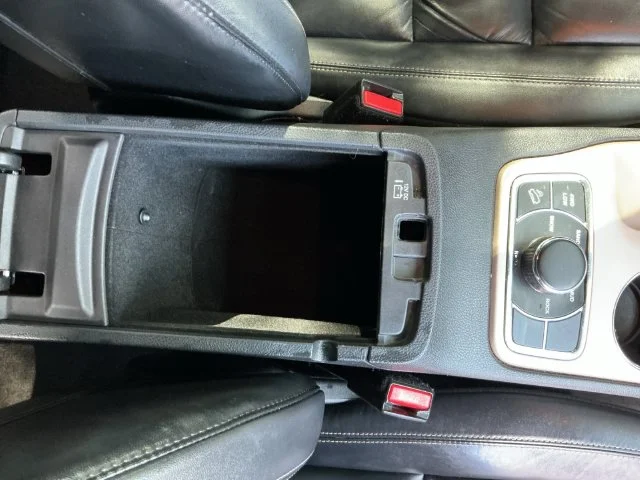 Used 2015 White Jeep Limited image 28
